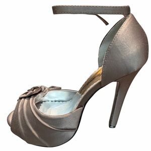 Fabulicious Satin Heels